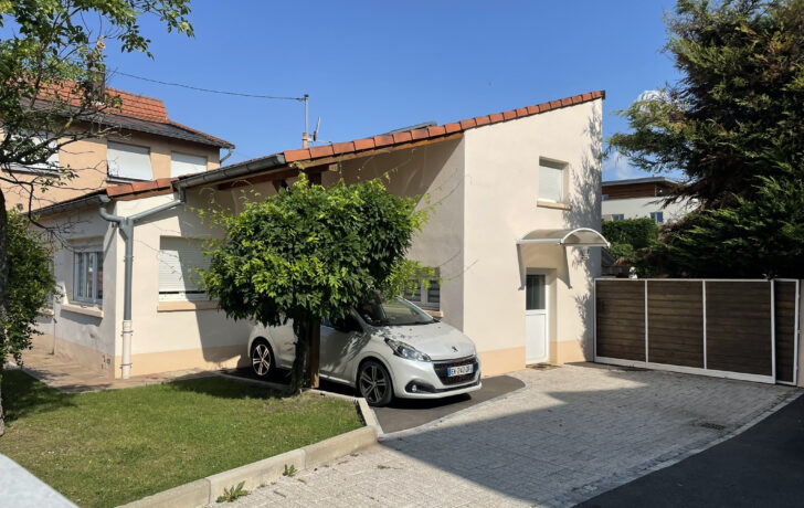 MULHOUSE, MAISON de 131 m2 sur terrain paysagé de 469 m2