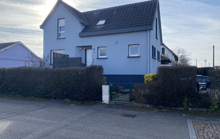 COQUETTE MAISON DE 96 m2 sur 326 m2 de jardin paysagé