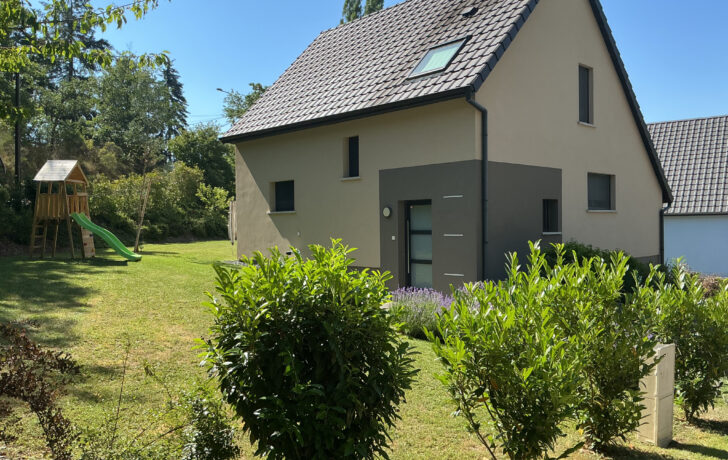 VILLA en bordure de verdure,