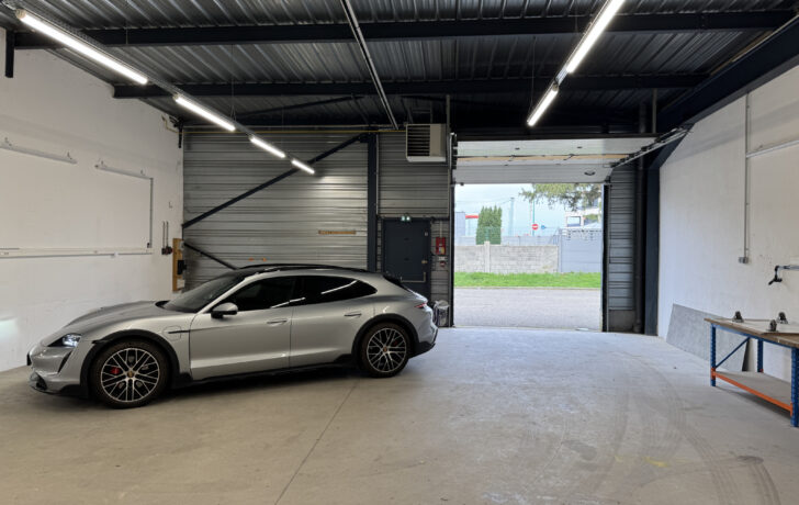 LOCAL 230 m2 DANS ZONE D&rsquo;ACTIVITE DYNAMIQUE